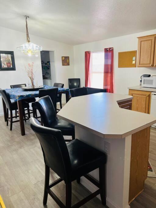Death Valley/Prairiefire 3Bd/2Ba Home W/ Kitchen Парамп Экстерьер фото
